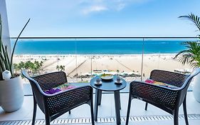 Luxuosos Apartamentos por Temporada na Atlântica à Beira-Mar, Copacabana